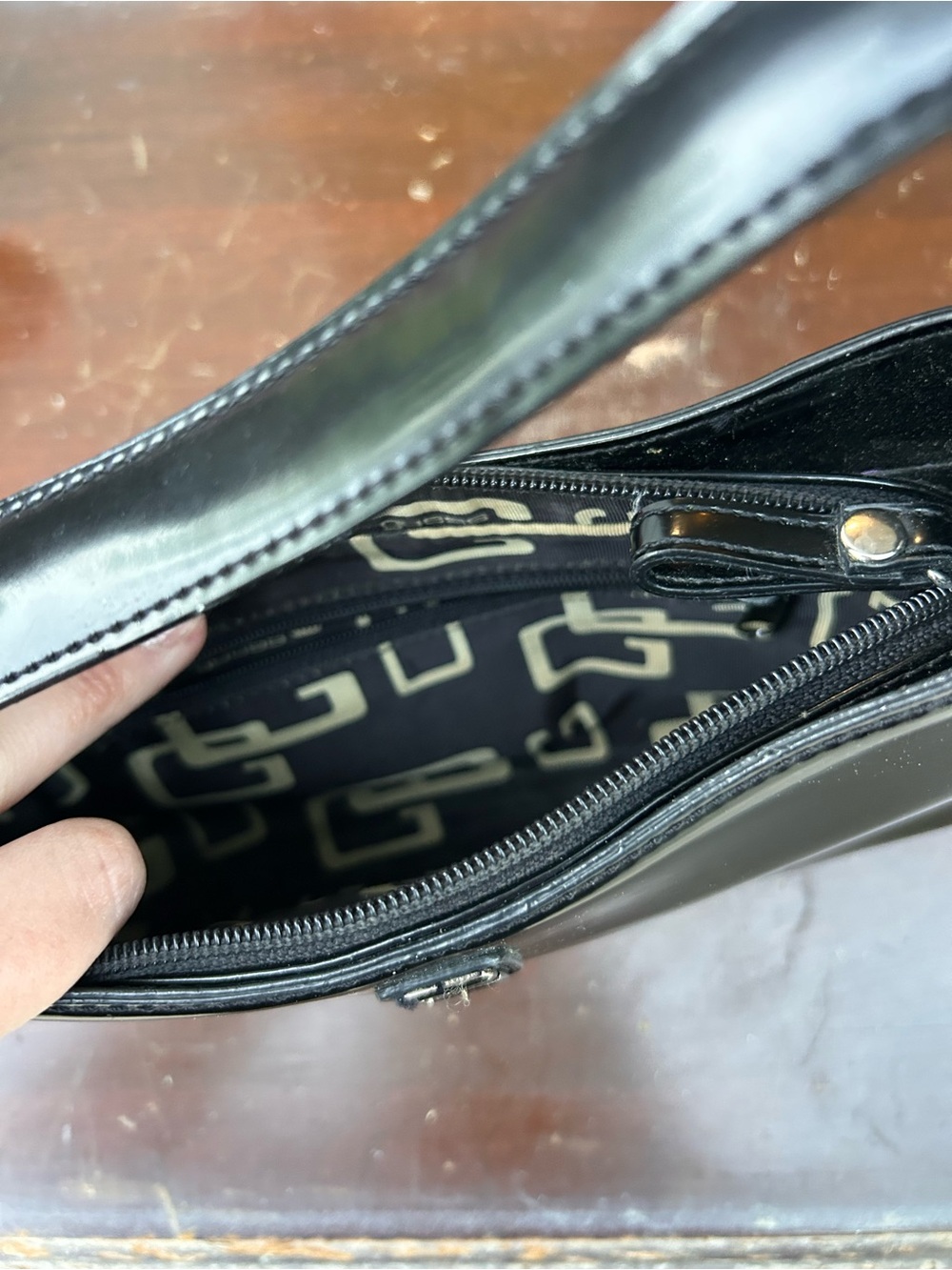 Y2K Guess Mini Handbag - Picture 2 of 2